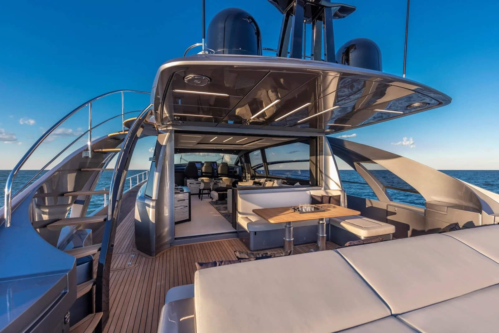 Pershing 8X — photo 5