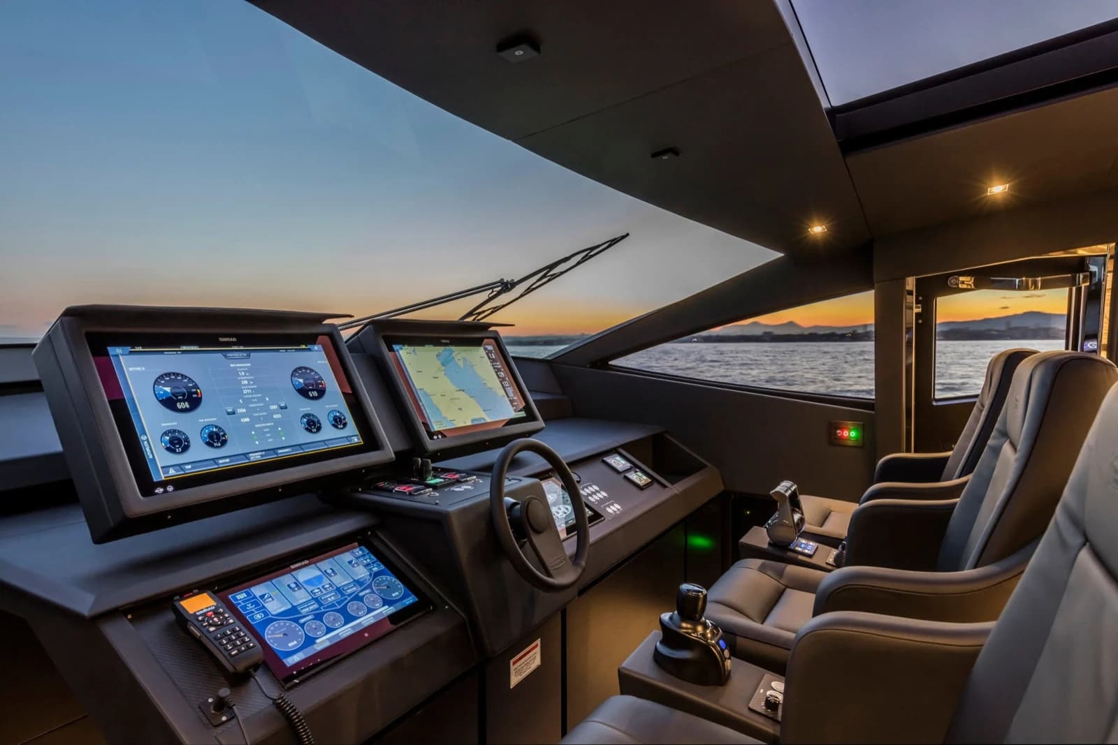 Pershing 8X — photo 6