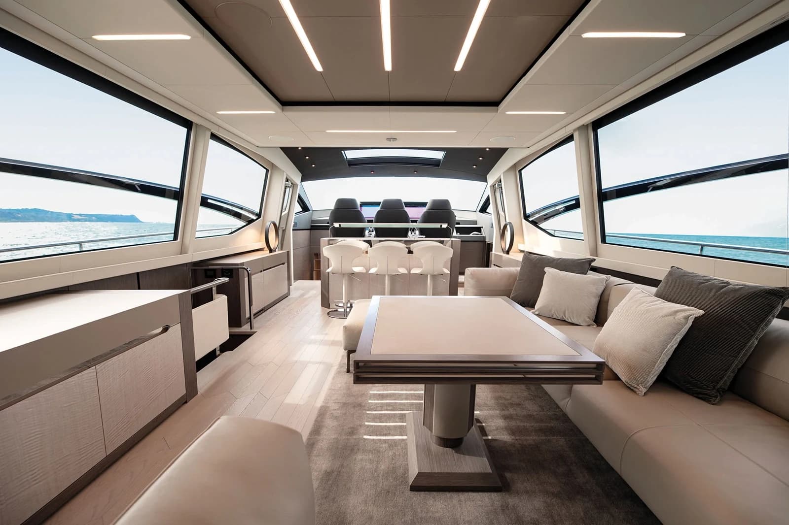 Pershing 8X — photo 8