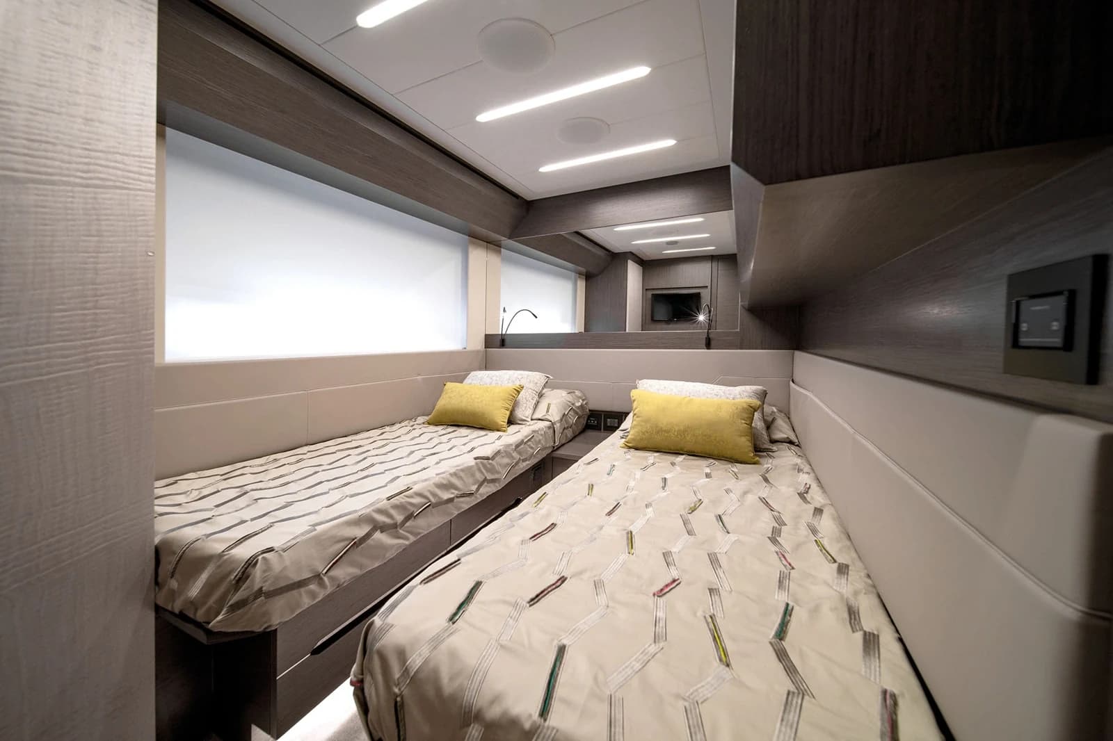 Pershing 8X — photo 9