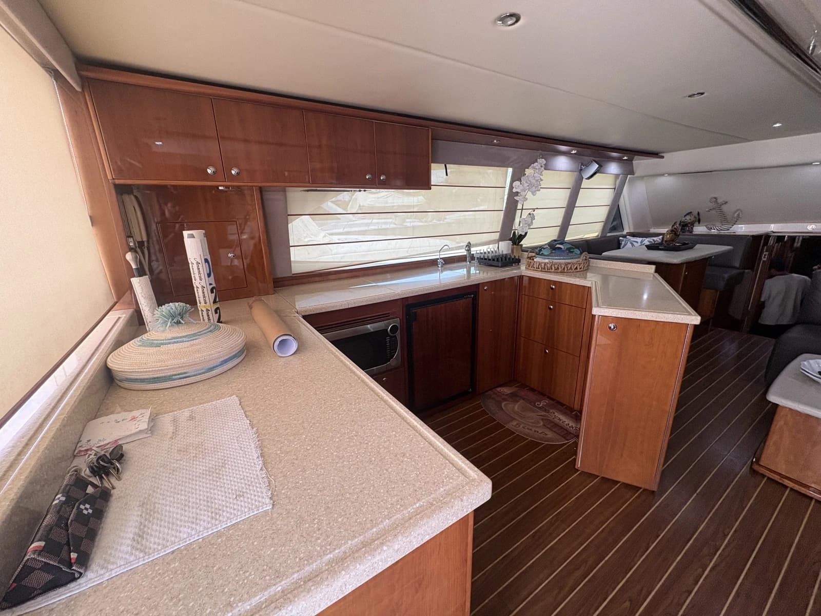 Riviera 6000 Sport Yacht — foto 3