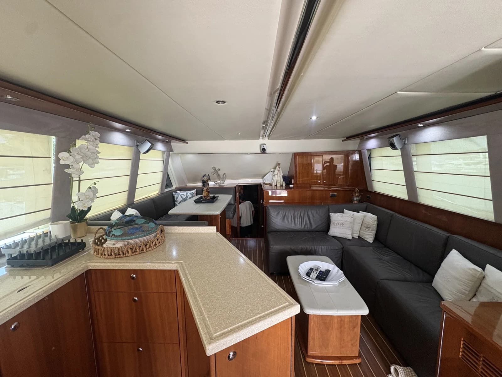Riviera 6000 Sport Yacht — foto 6