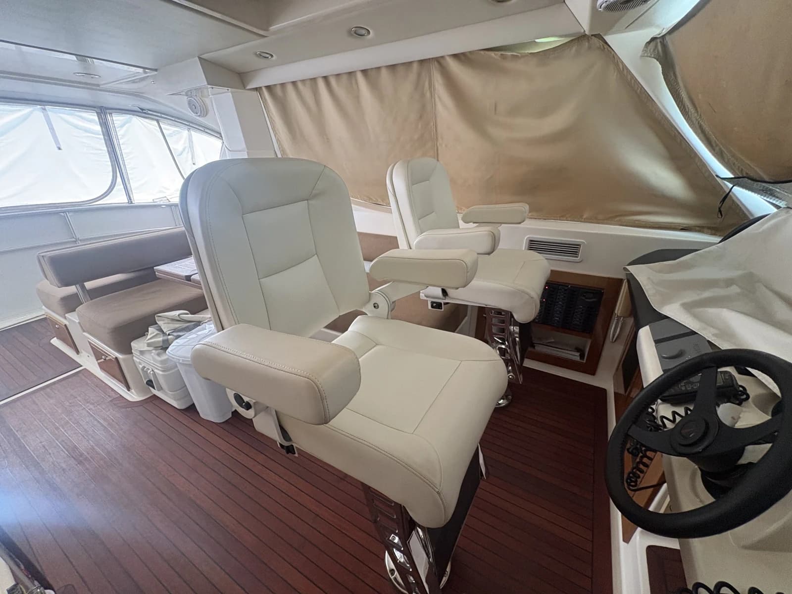 Riviera 6000 Sport Yacht — foto 8