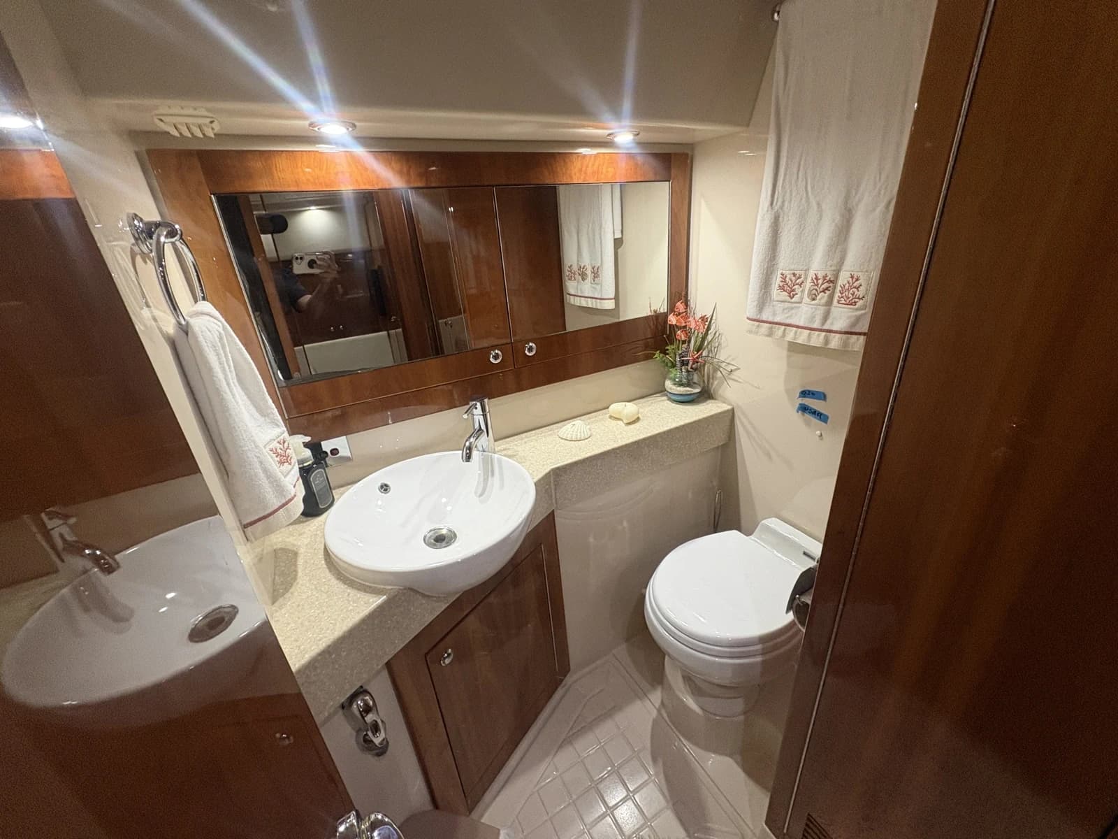 Riviera 6000 Sport Yacht — foto 14