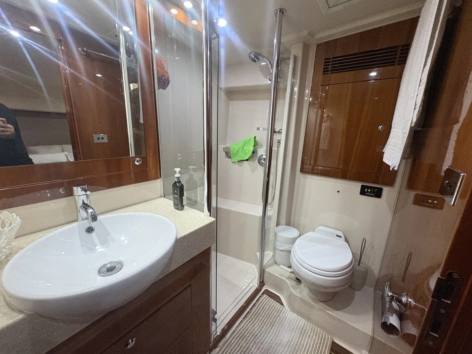 Riviera 6000 Sport Yacht — foto 16