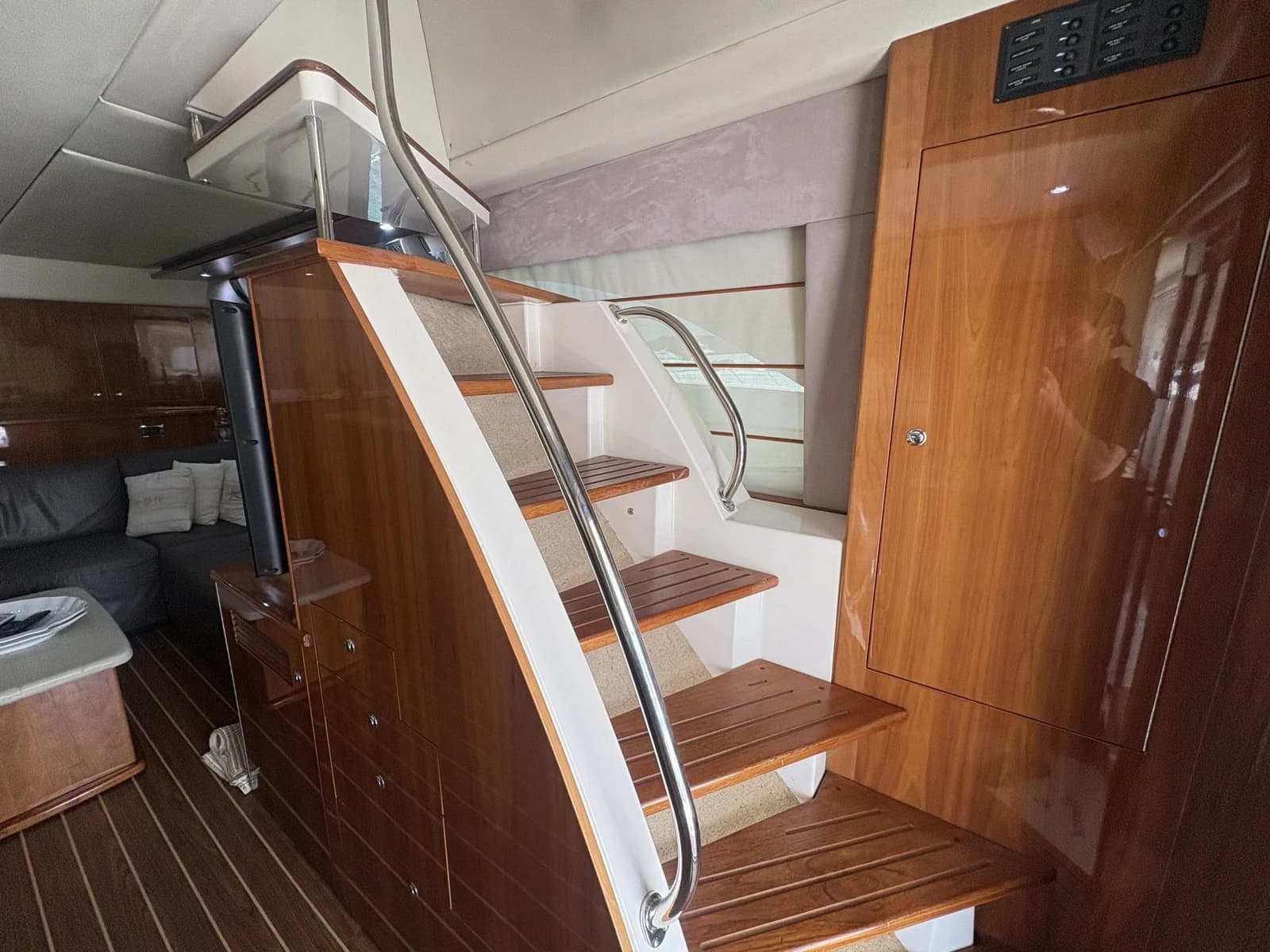 Riviera 6000 Sport Yacht — foto 24