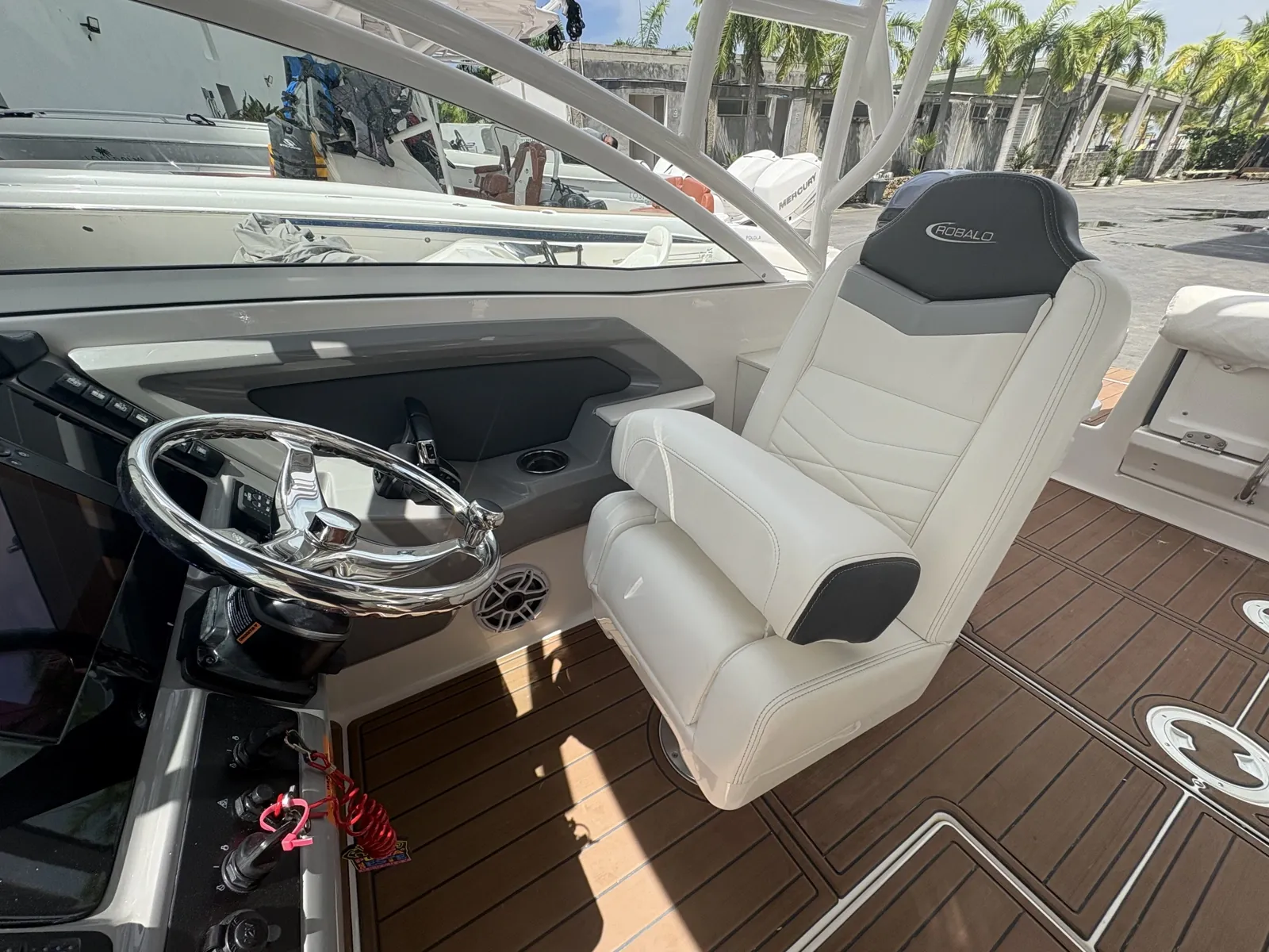 Robalo Dual Consoles — foto 11