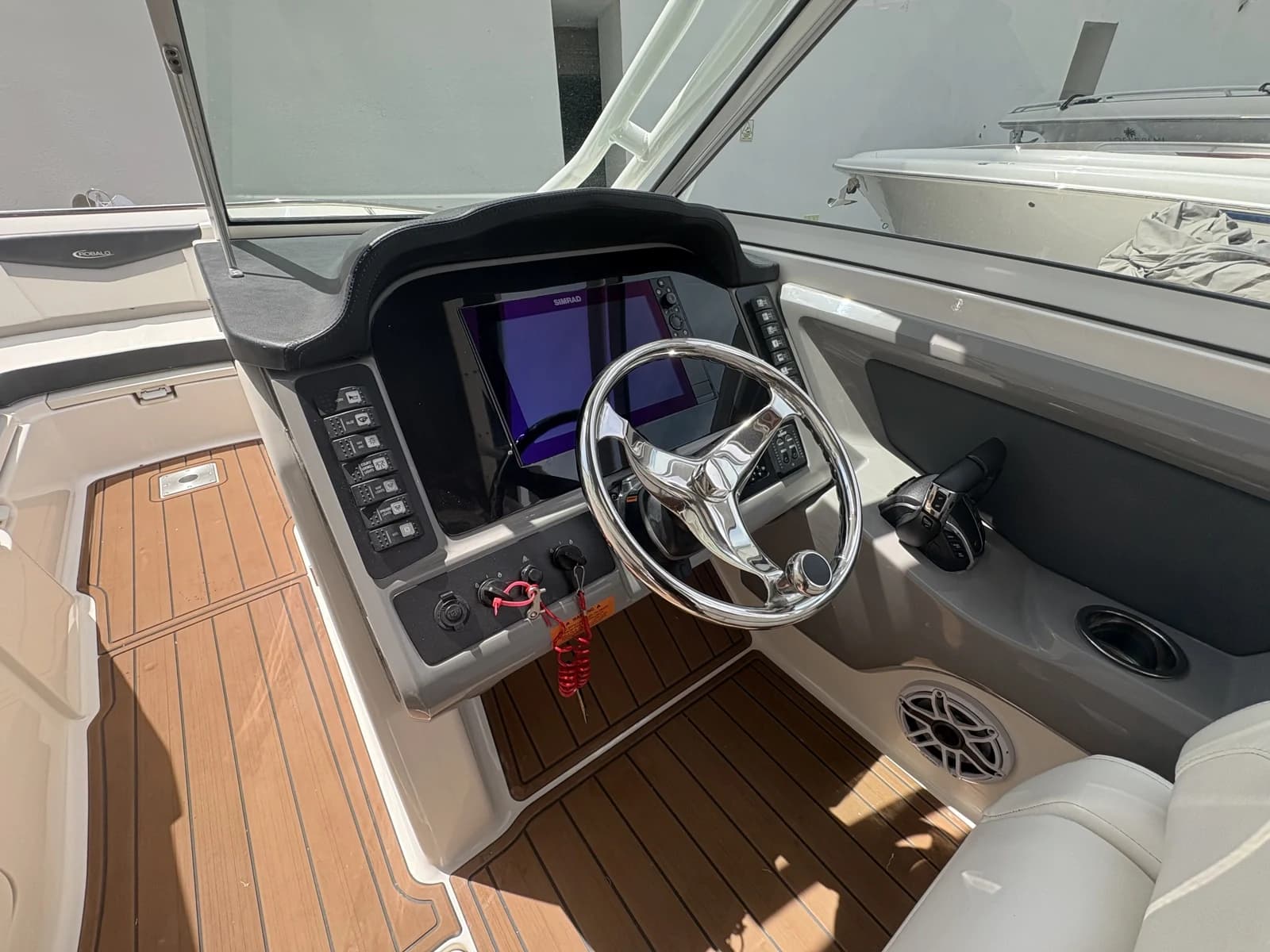 Robalo Dual Consoles — foto 17