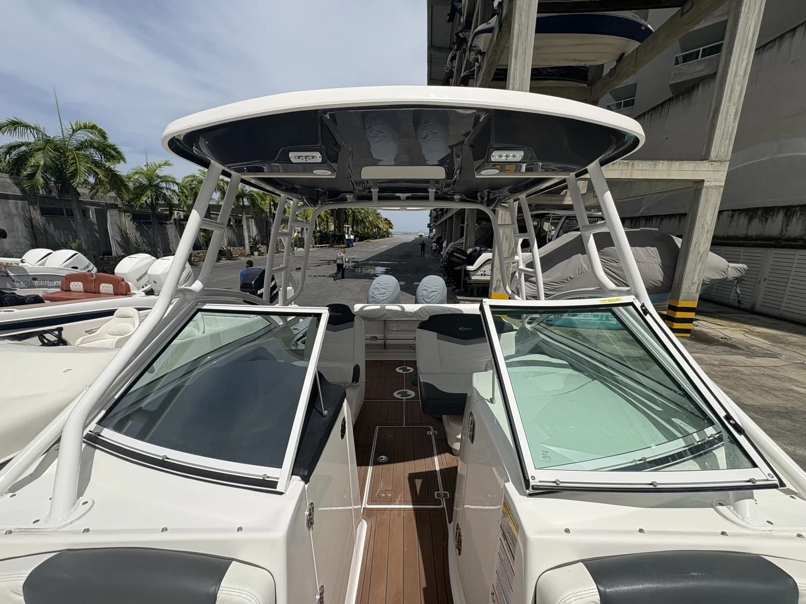 Robalo Dual Consoles — foto 19