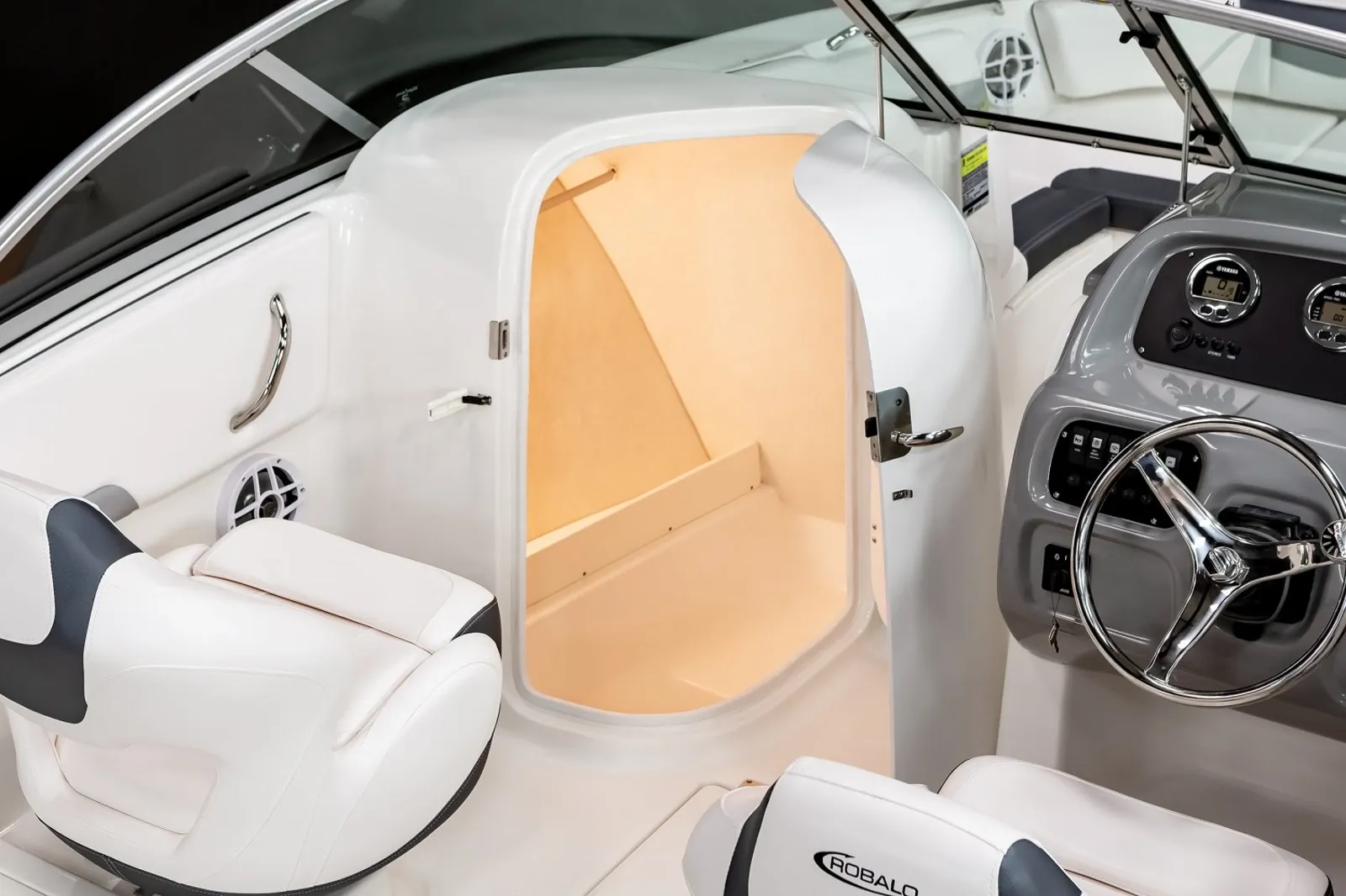 Robalo Dual Consoles R207 — photo 4