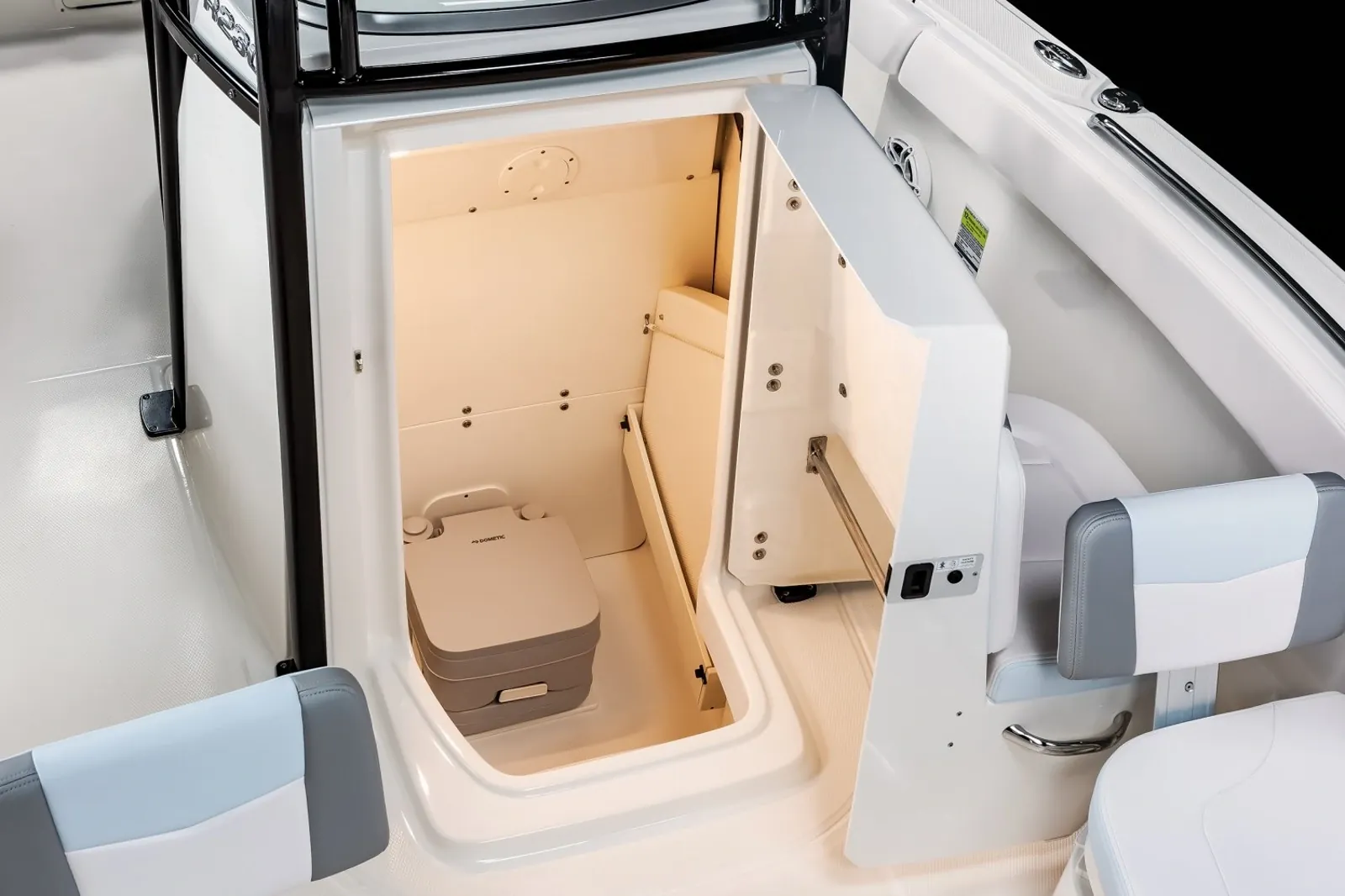 Robalo Explorer CC R232EX — foto 6