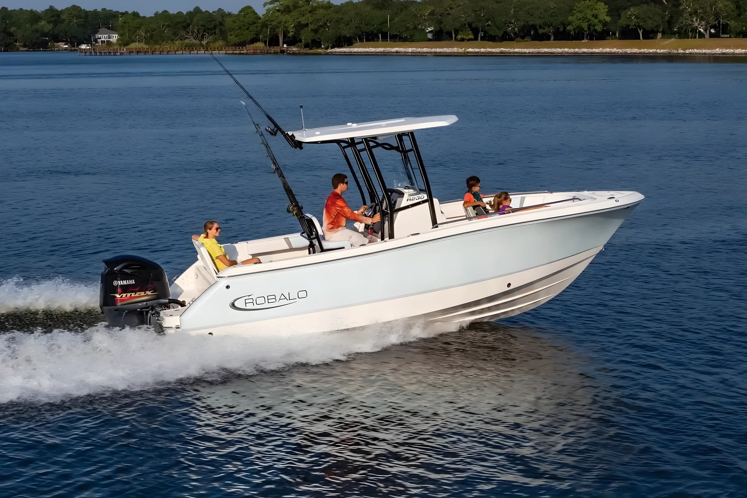 Robalo Explorer CC R232EX 2027 — Bajo pedido