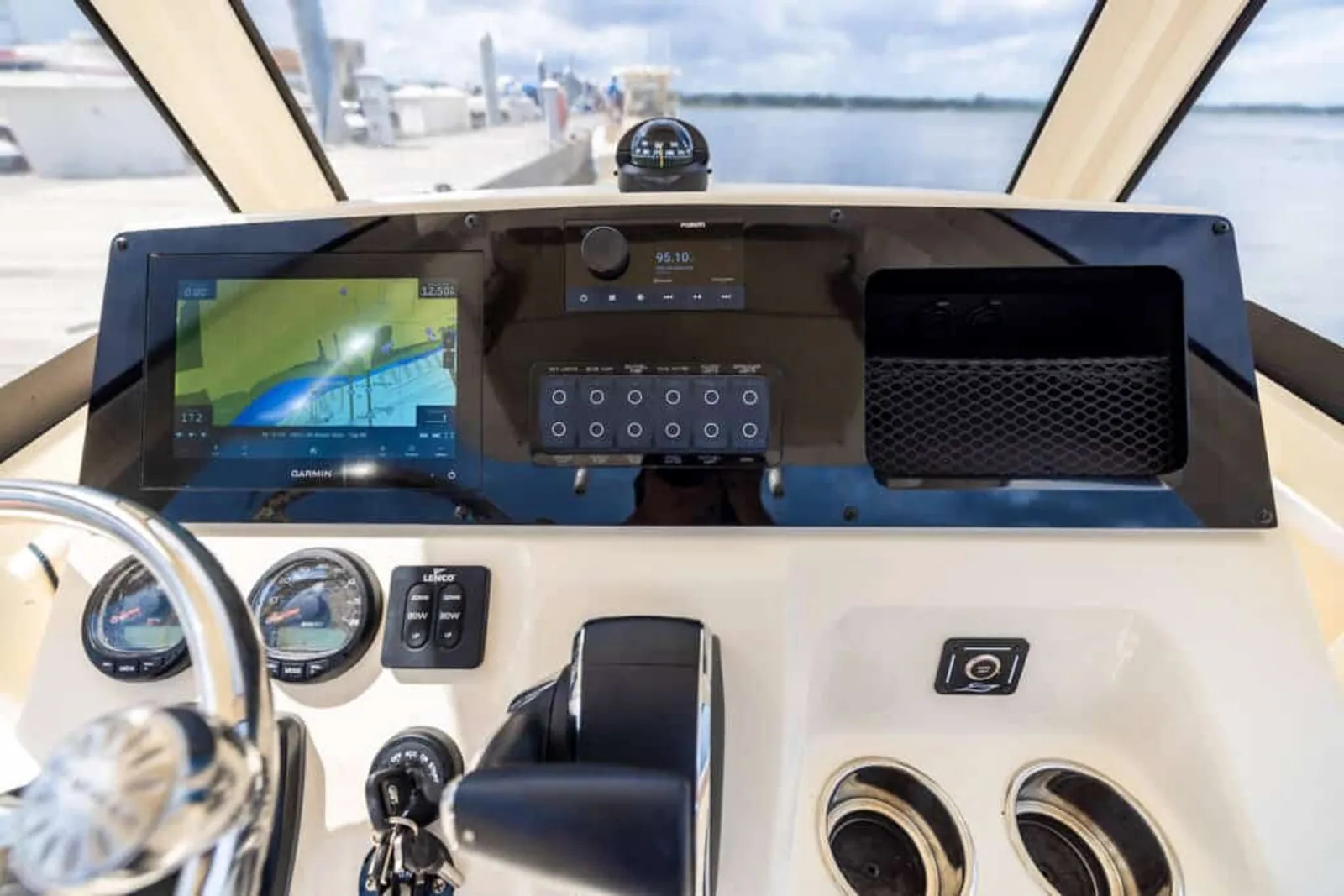 Scout 215 XSF — foto 2