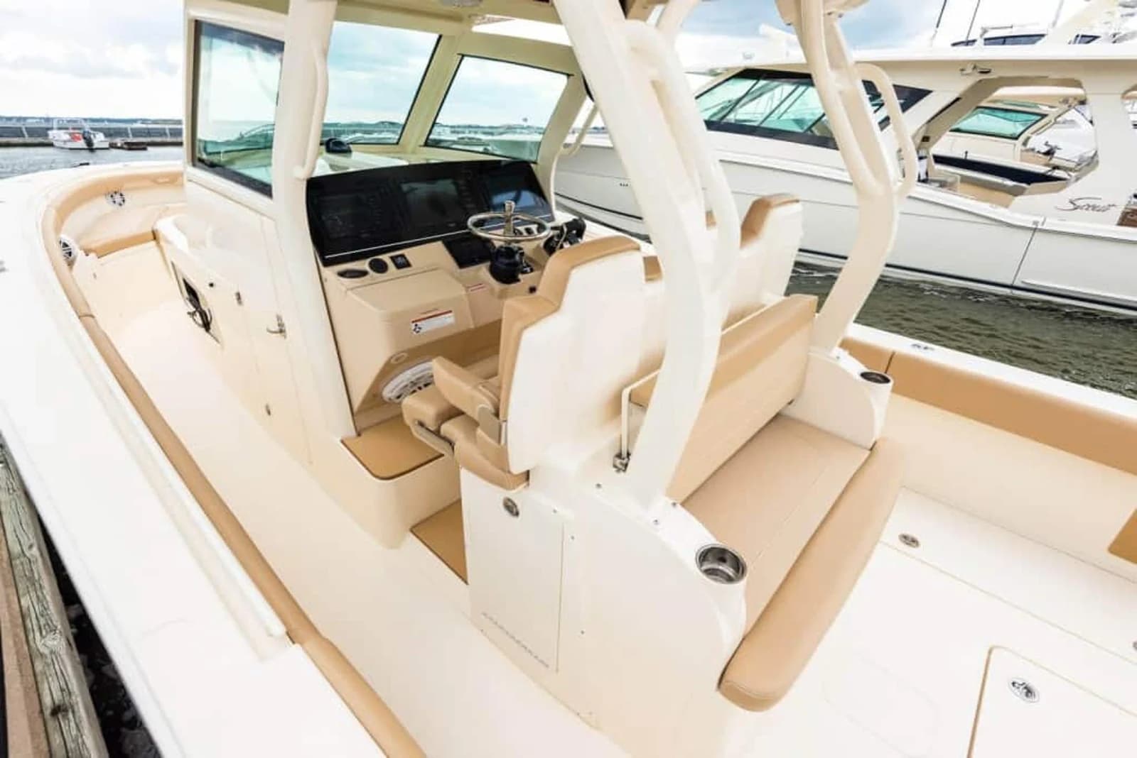 Scout 355 LXF — foto 12