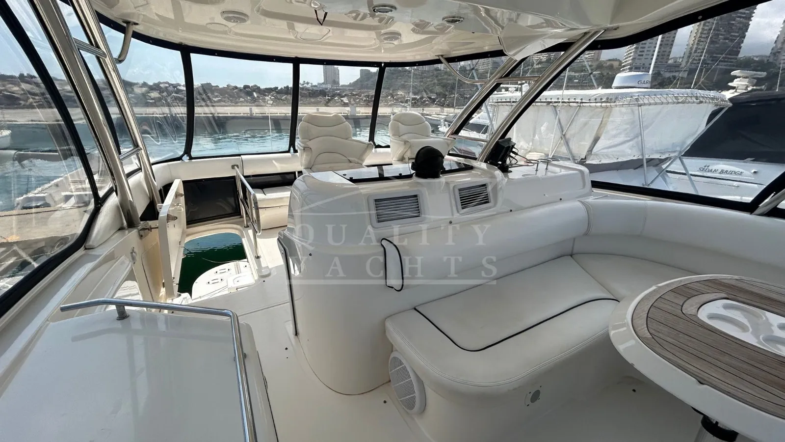 Sea Ray Sedan Bridge — foto 10