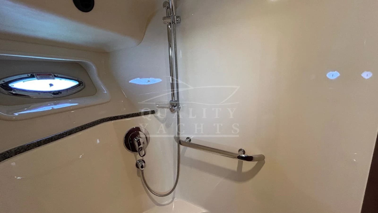 Sea Ray Sedan Bridge — foto 21