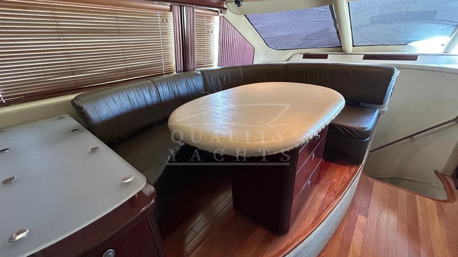 Sea Ray Sedan Bridge — foto 22