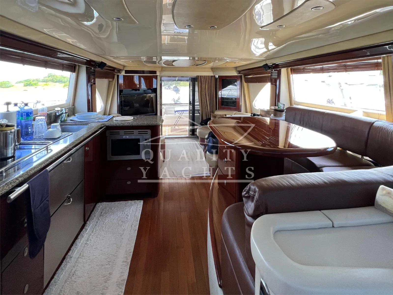 Sea Ray Sedan Bridge — foto 10