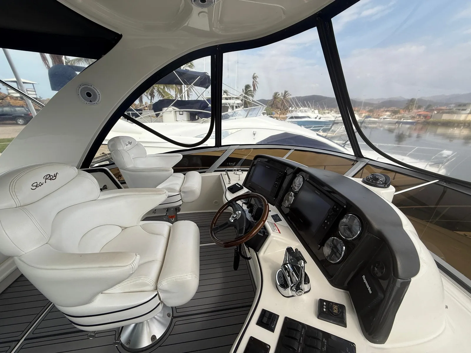 Sea Ray Sedan Bridge — foto 3