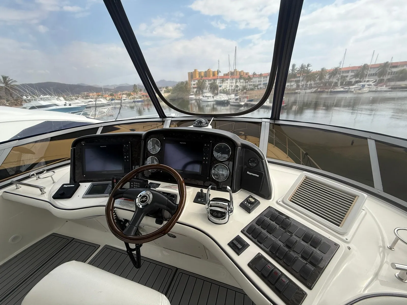 Sea Ray Sedan Bridge — foto 4