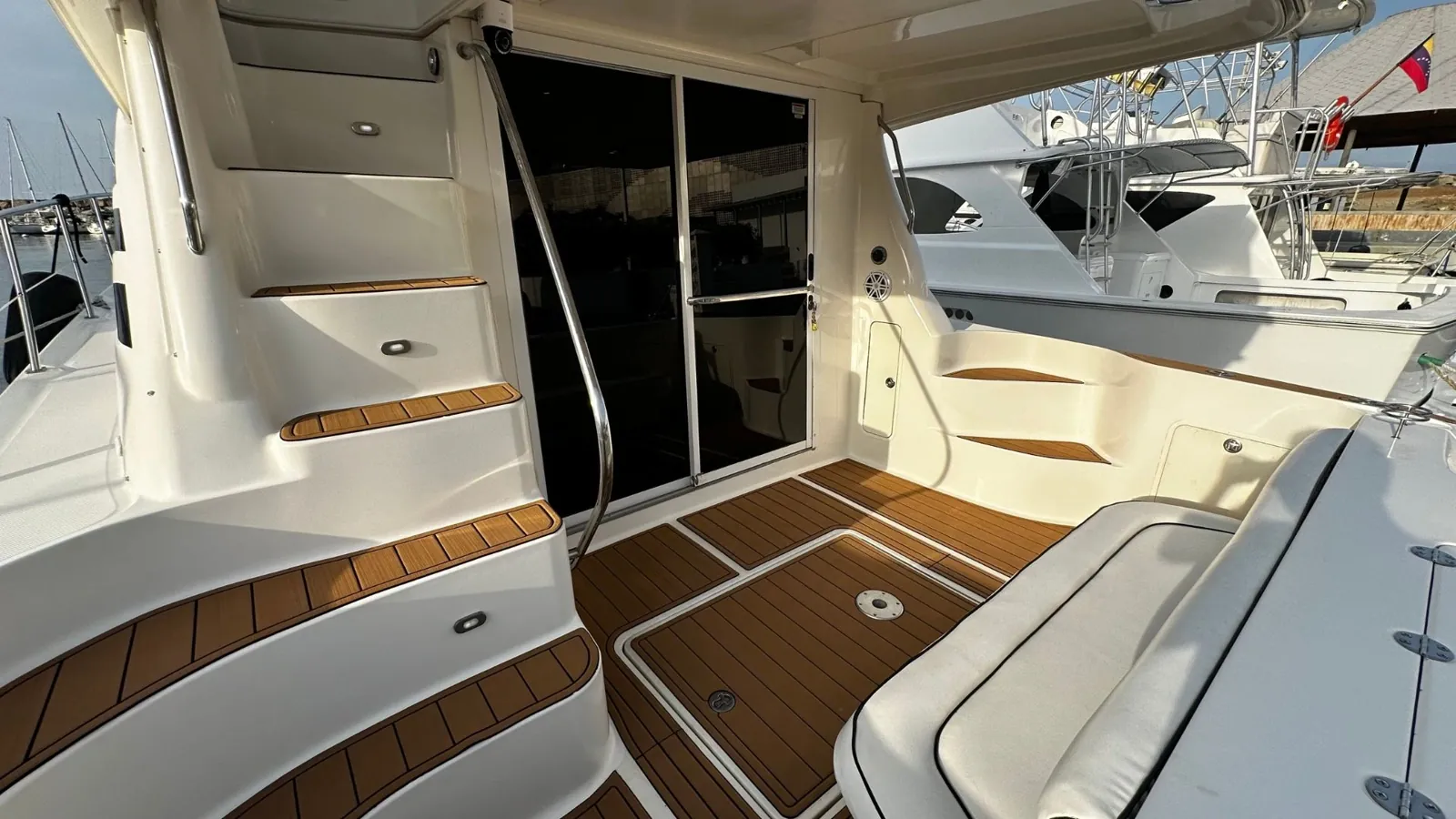 Sea Ray Sedan Bridge — foto 2