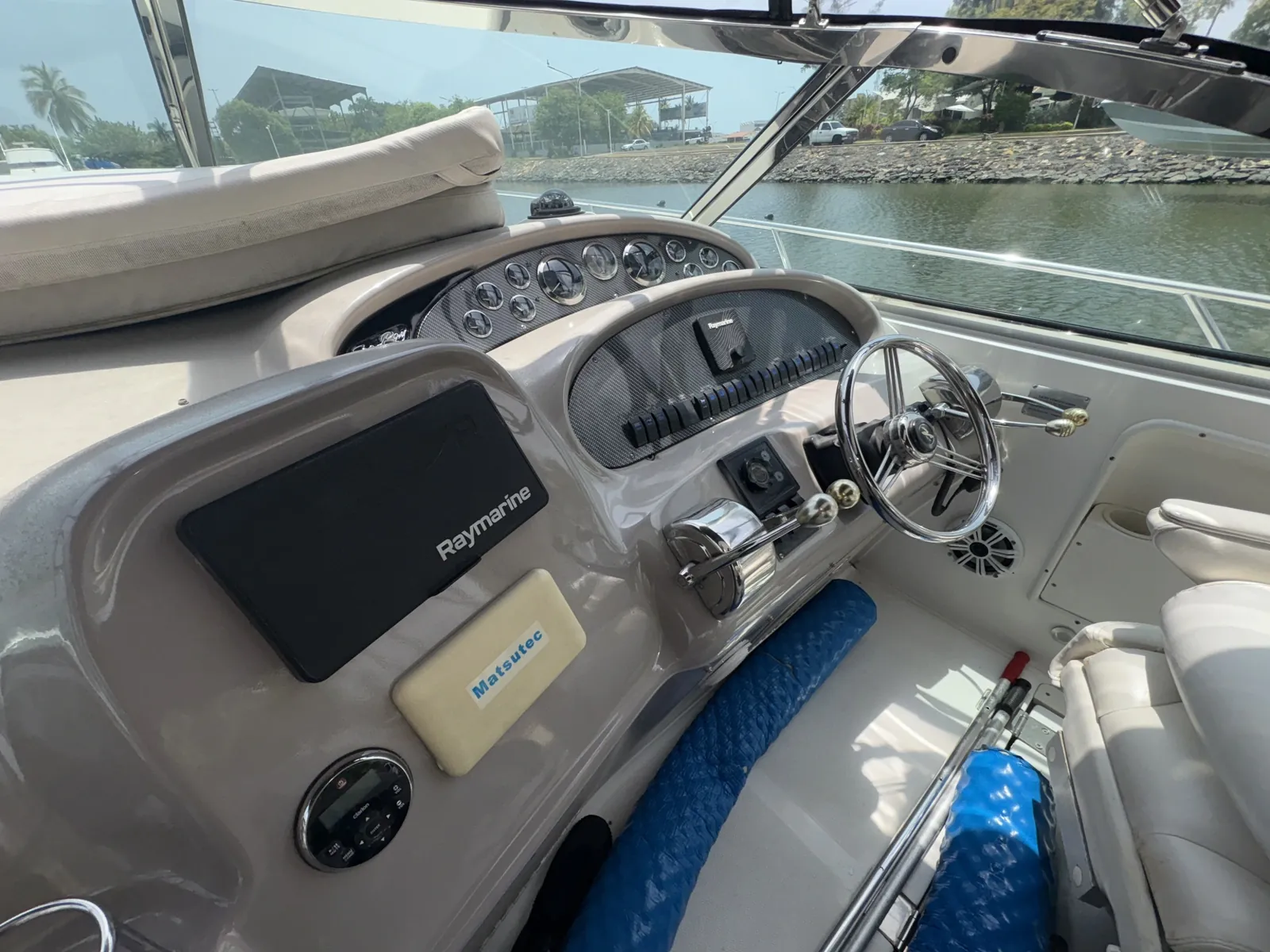 Sea Ray Sundancer — foto 8