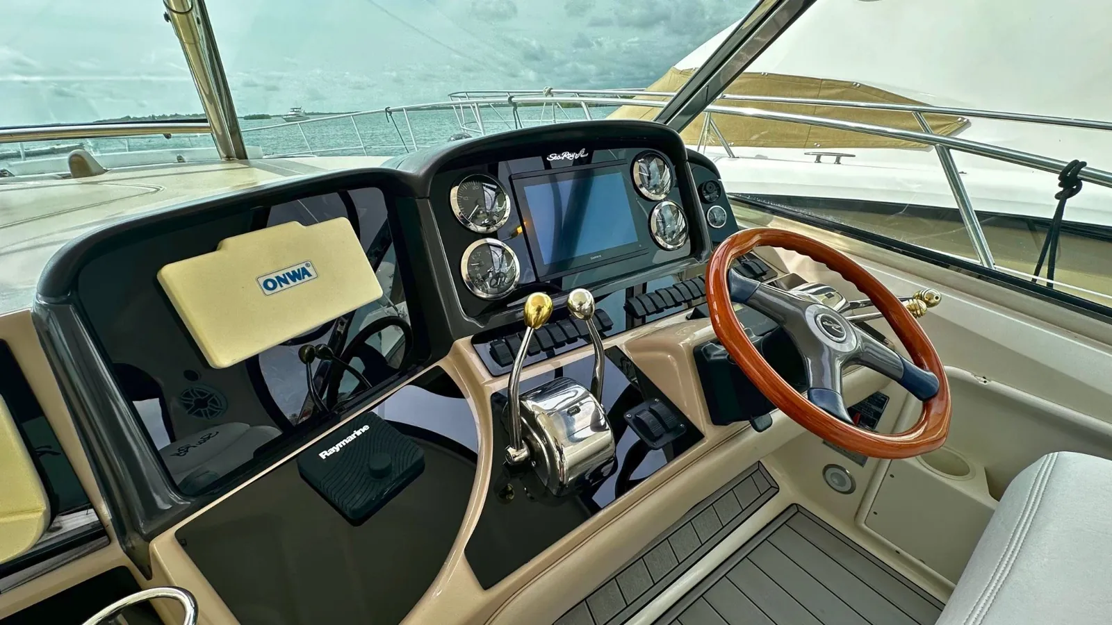 Sea Ray Sundancer — foto 7