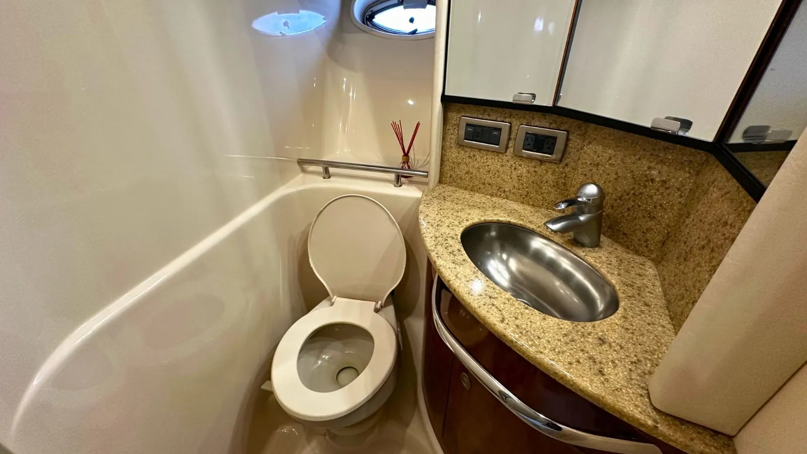 Sea Ray Sundancer — foto 11