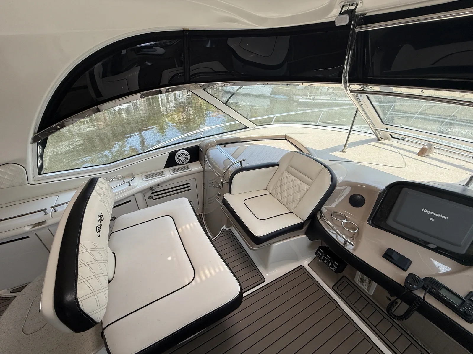 Sea Ray Sundancer — foto 4