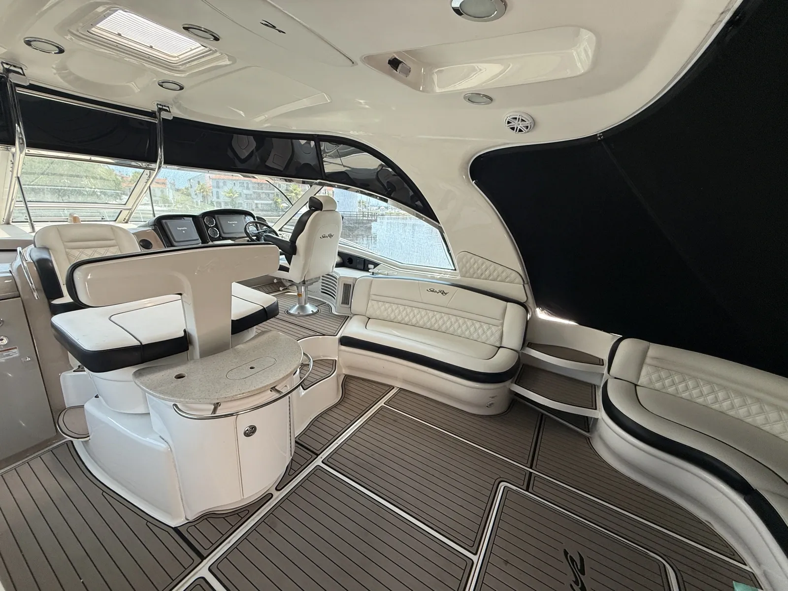 Sea Ray Sundancer — foto 7