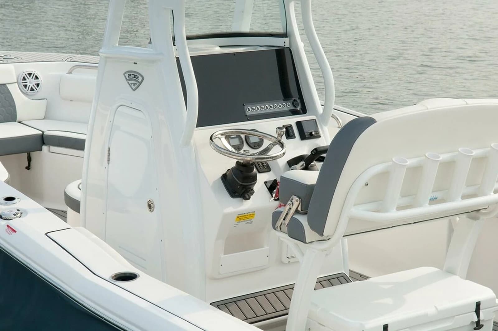 Tidewater 232 SS — photo 7