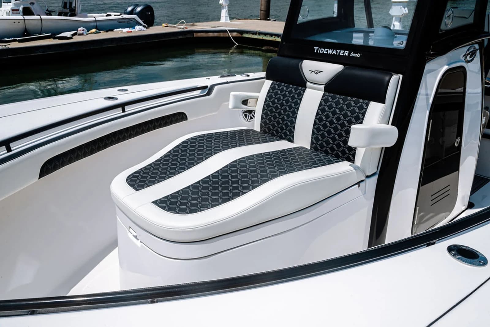 Tidewater 282 CC Adventure Bluewater — photo 13