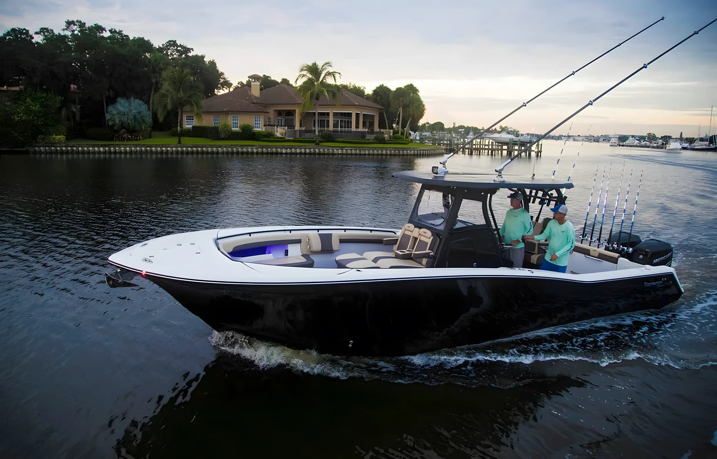 Tidewater 320 CC Adventure 2027 — Bajo pedido