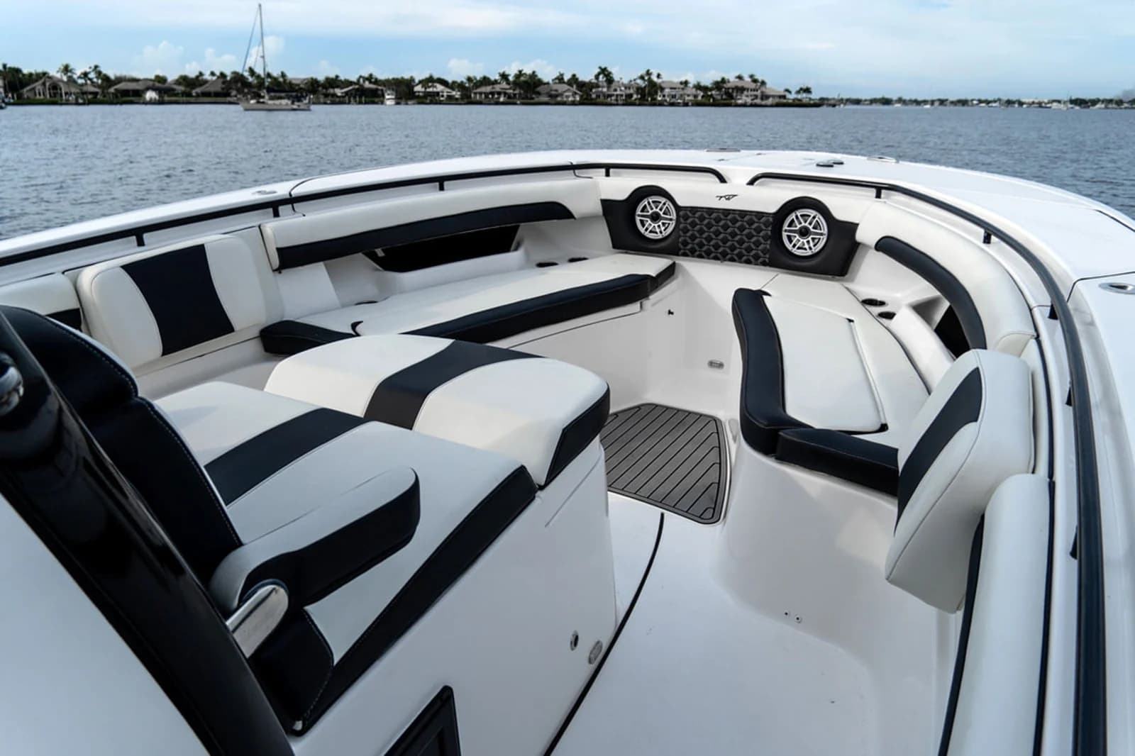 Tidewater 320 CC Adventure — foto 8
