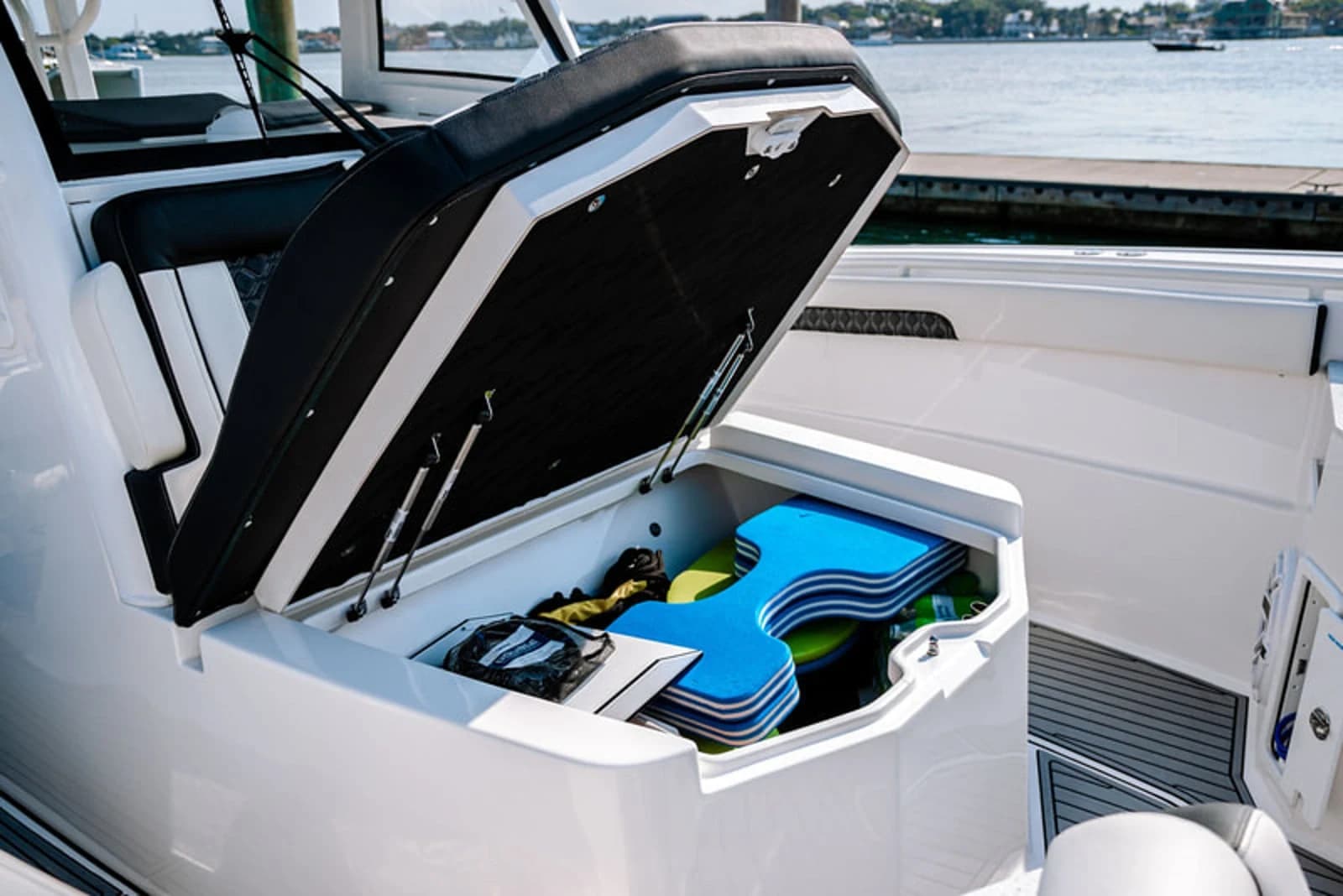 Tidewater 380 CC Adventure — foto 11