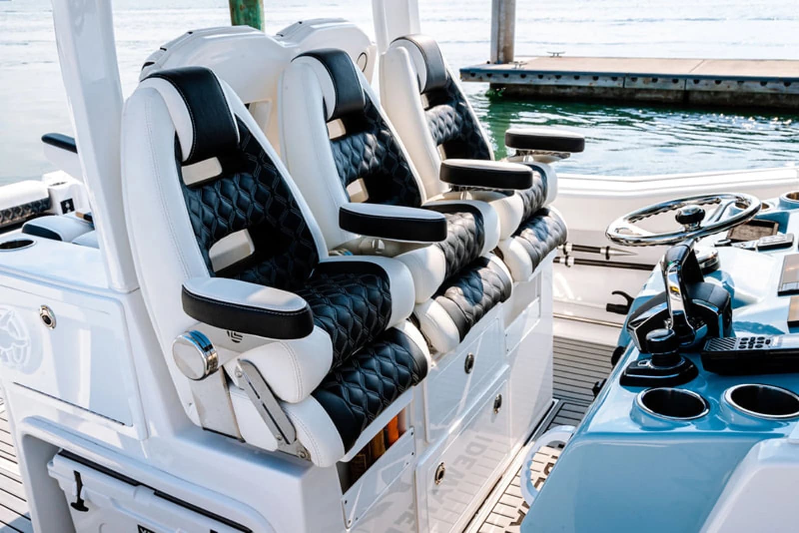 Tidewater 380 CC Adventure — foto 12
