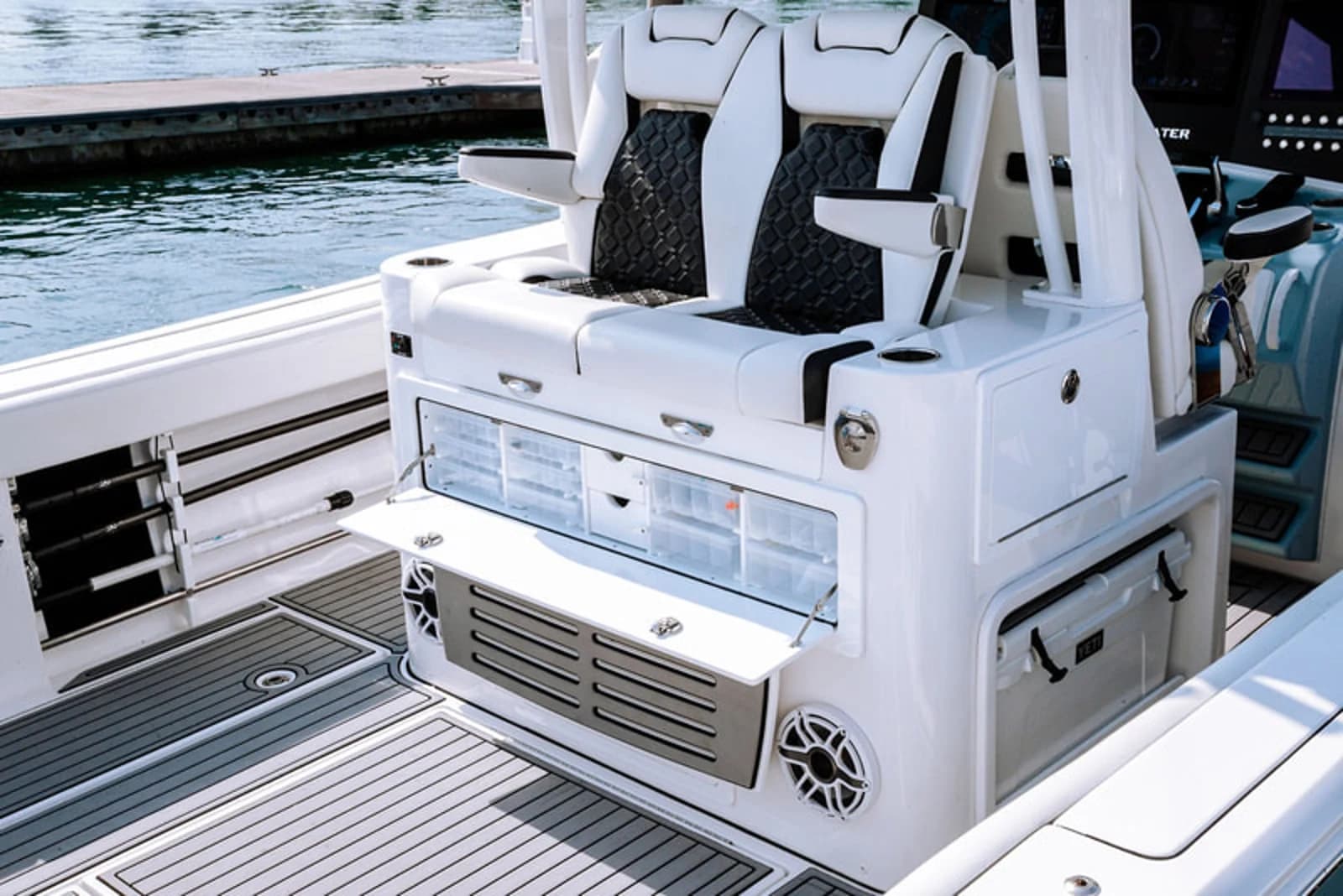 Tidewater 380 CC Adventure — foto 15