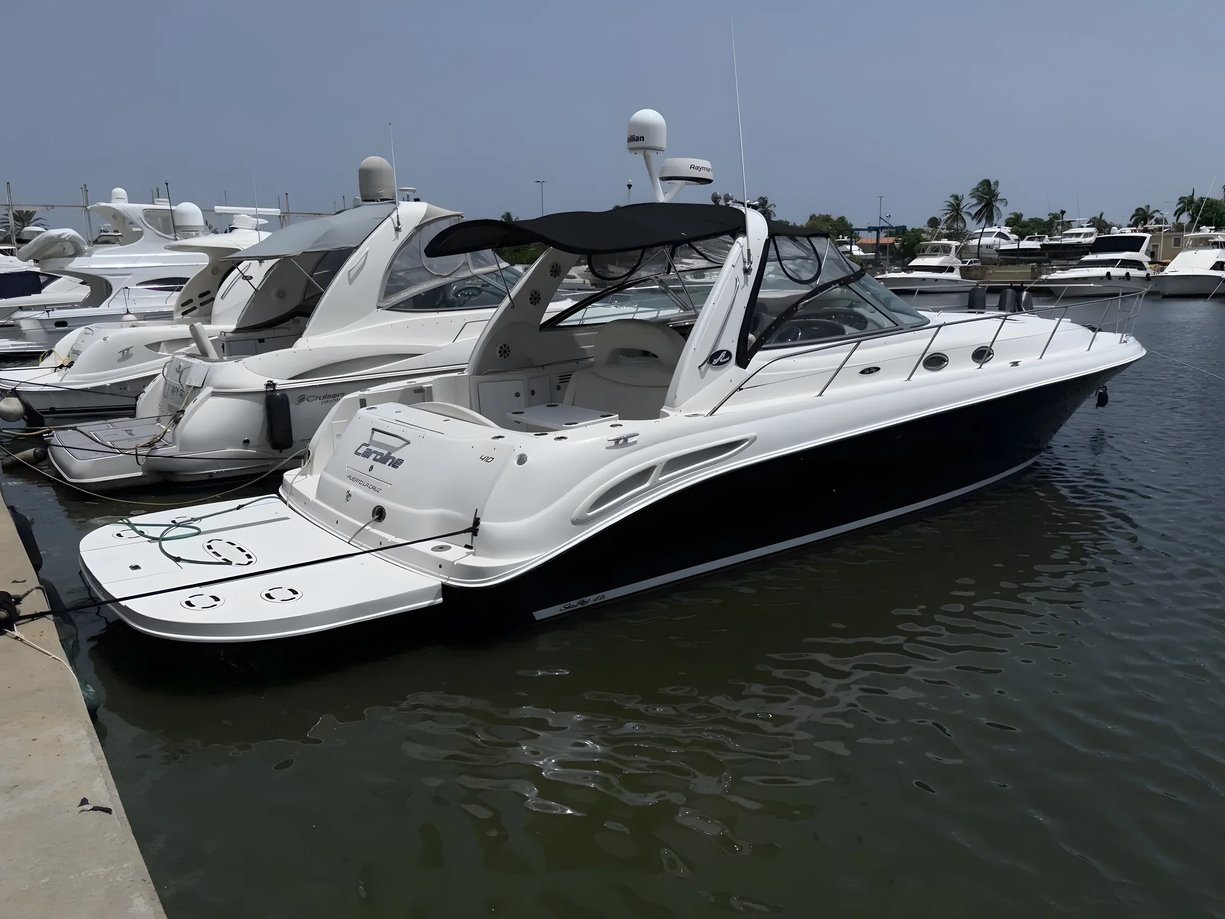 Sea Ray Sundancer 2001 — Puerto La Cruz, Venezuela