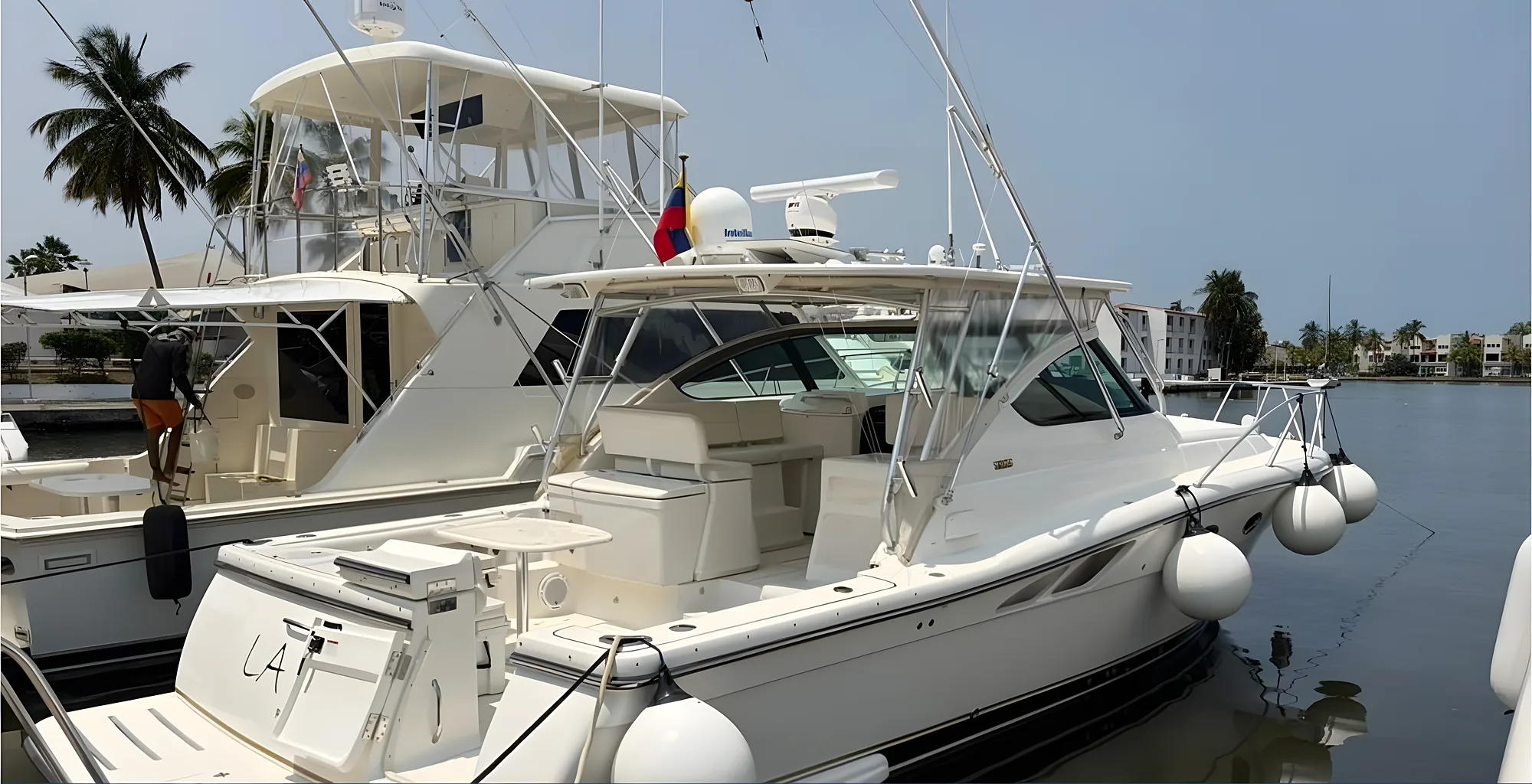 Tiara 39 2005 — Puerto La Cruz, Venezuela