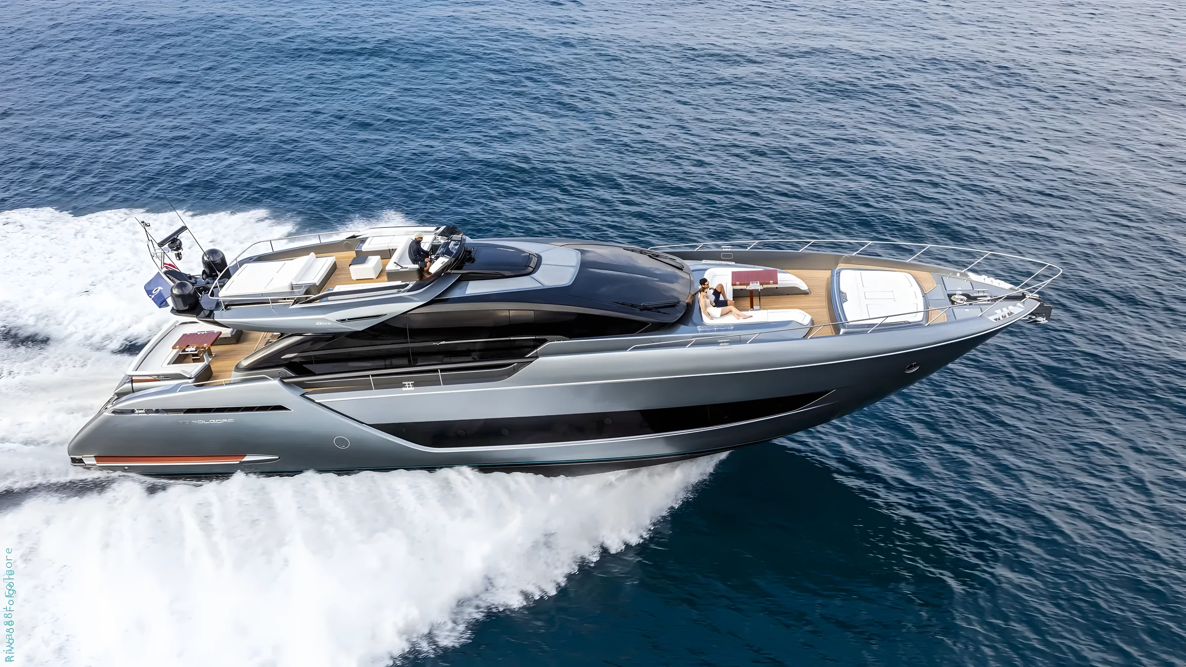 Riva 88' Folgore 2027 — Bajo pedido